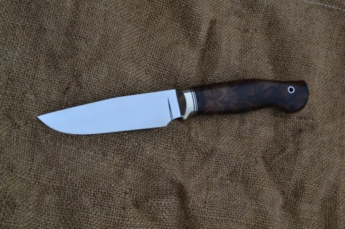 Нож Егерь - сталь D2, мельхиоровое литьё, фибра, корень ореха.