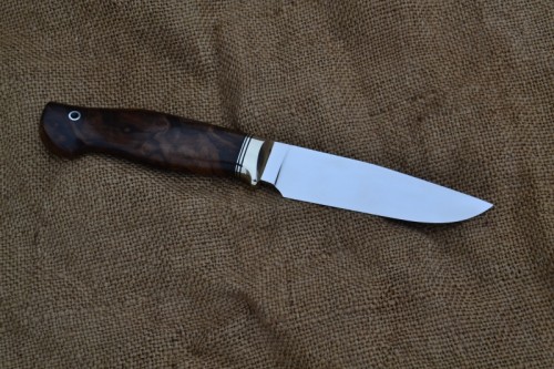 Нож Егерь - сталь D2, мельхиоровое литьё, фибра, корень ореха.